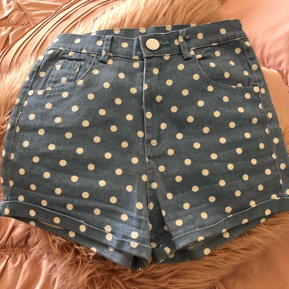 💙Brandy Melville Pok A Dot shorts - Picture 2 of 4